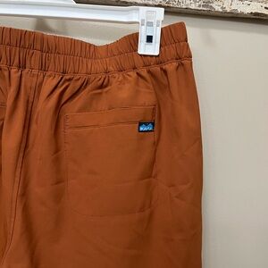 KAVU Rust Orange Capri Pants